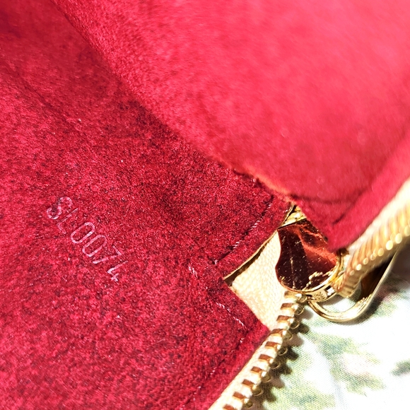 π Louis Vuitton White Takashi Murakami Multicolor Iconic Monogram Pochette Bag - Picture 17 of 17